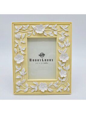 Yellow & White Floral Picture Frame 3.5 X 5 Inches Tabletop Or Wall Display